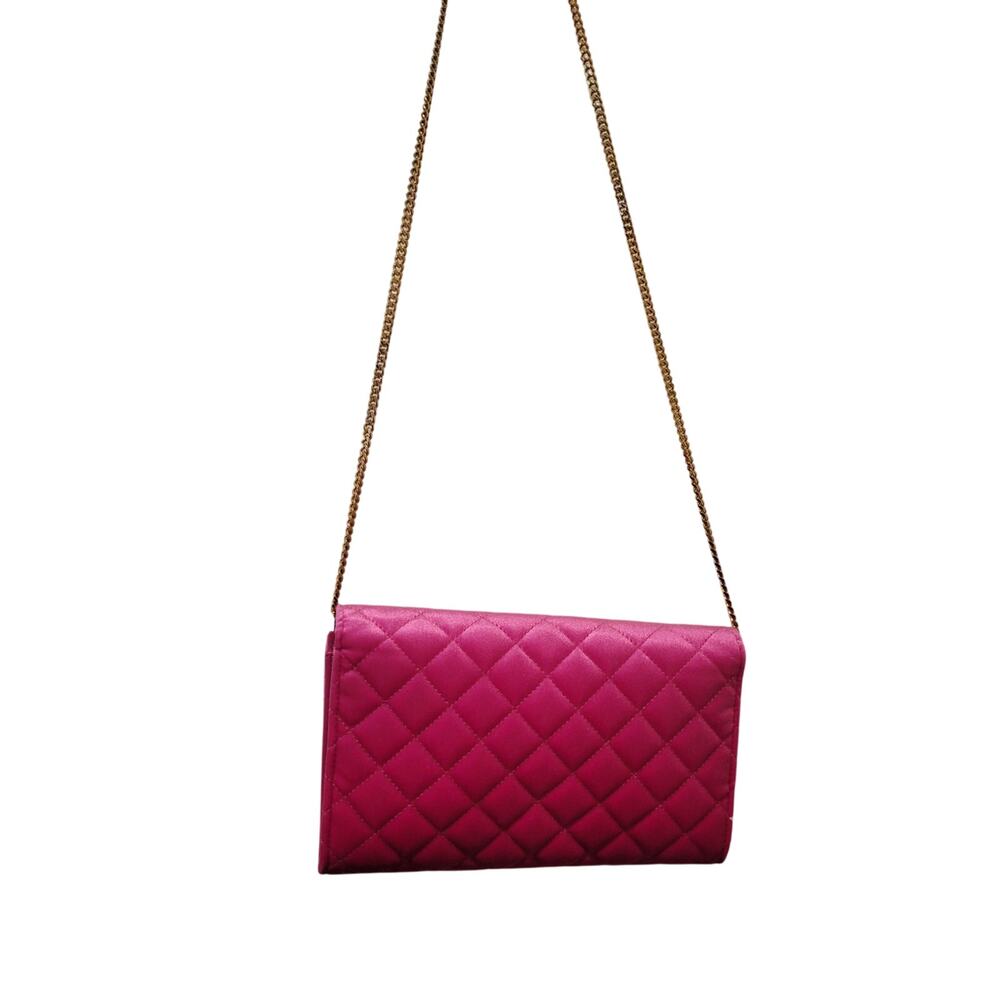 Versace
Medusa Fuchsia Quilted Fabric Leather
Evening Crossbody Clutch
Handbag